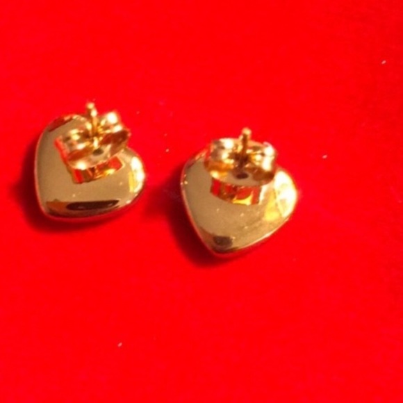 New Stainless Steel Gold Heart Stud earrings - Picture 2 of 2